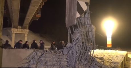В Донецке подорвали опору железнодорожного моста