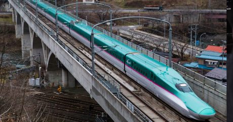 В Японии запустят «устойчивый» к землетрясениям поезд — Видео
