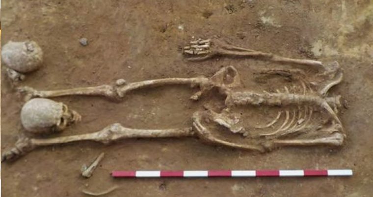 Cкелеты с черепами между ног: в Британии нашли загадочное кладбище