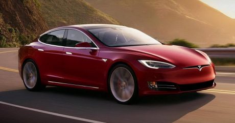 Маск пообещал выпустить более дешевую версию Tesla