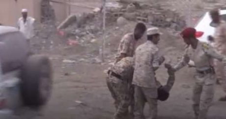 Хуситы дронами атаковали йеменских генералов во время парада — Видео