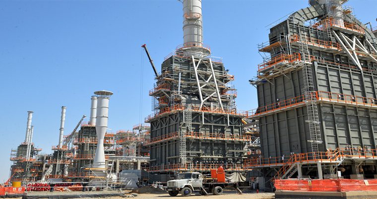 В Туркменистане построили завод по производству бензина из газа