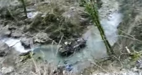Появилось видео с места падения российского БТР в ущелье в Абхазии