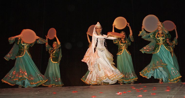 В Баку прошел фестиваль «Мозаика языковых культур» — ФОТОРЕПОРТАЖ
