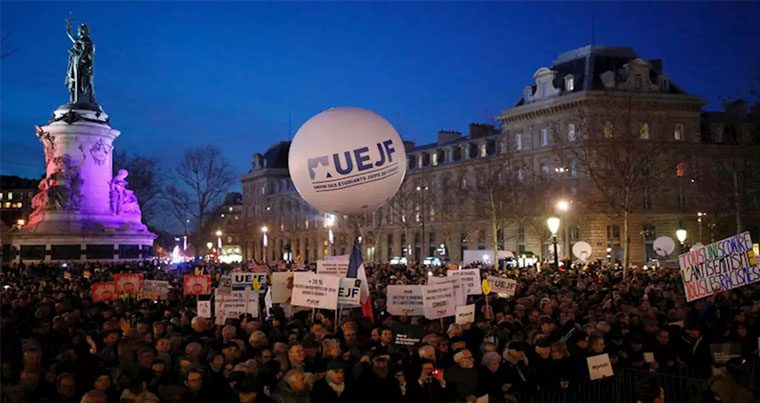 Митинг против антисемитизма в Париже собрал около 20 тыс. человек