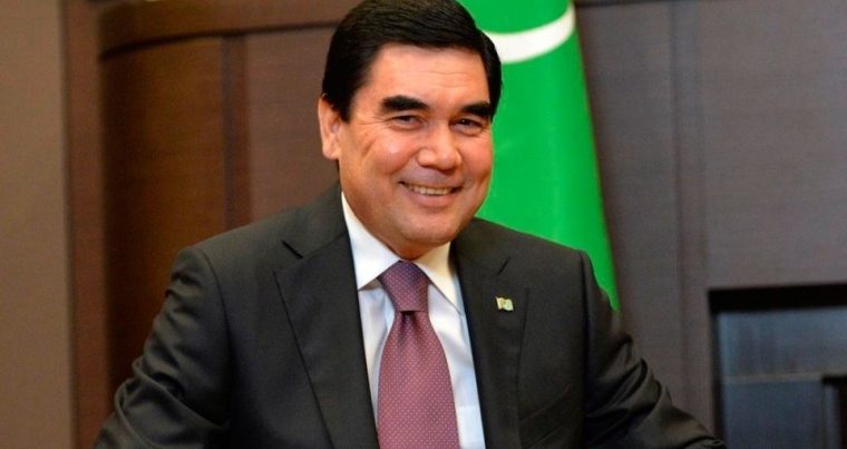 Президент Туркменистана дал старт турниру по гольфу в Ашхабаде