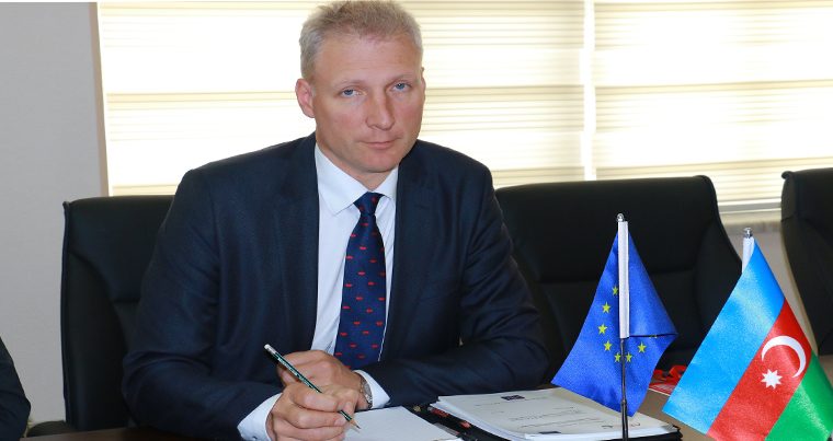 Посол ЕС: Мы разделяем боль людей, потерявших в Ходжалы своих близких
