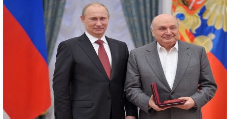 Путин наградил Жванецкого орденом