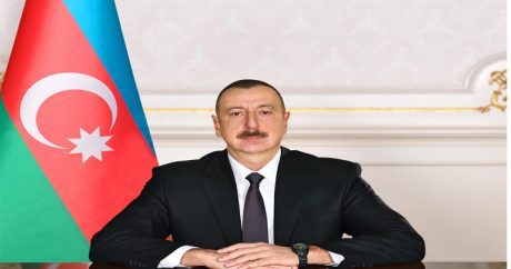 Президент Ильхам Алиев наградил Исмаила Бердиева орденом «Достлуг»
