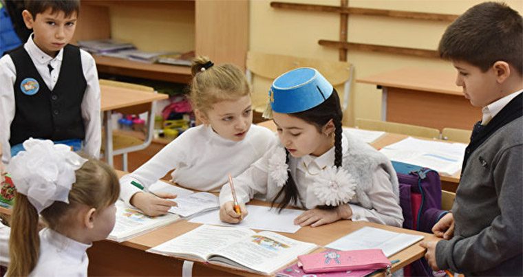 Крымские татары потребовали убрать из школ учебник по истории Крыма