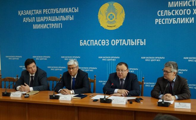 Казахстан ввёл временный запрет на ввоз картофеля, яблок, гранат и хурмы из Кыргызстана и Узбекистана