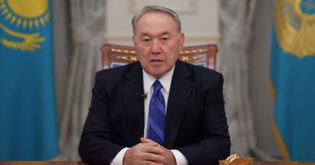 Назарбаев передал власть спикеру Сената — Видео