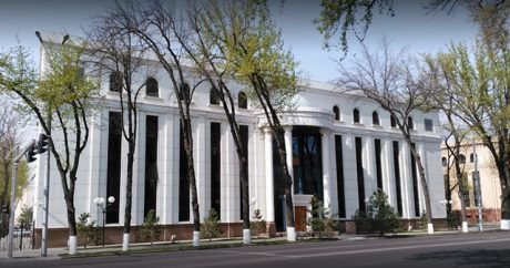 В Узбекистане банковских работников заставляют за свой счет погашать не возвращенные клиентами кредиты