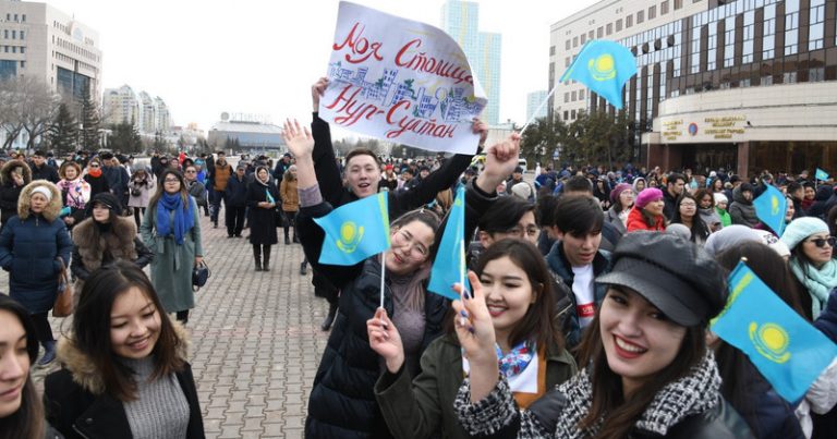 В столице Казахстана прошел концерт в поддержку переименования Астаны в Нур-Султан