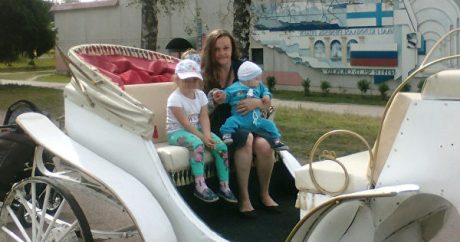 В Петербурге у практически глухой матери-одиночки забрали двоих детей