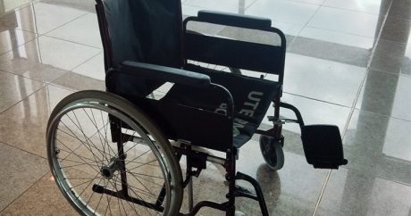 Форсаж на коляске: колумбиец устраивает гонки на инвалидном кресле