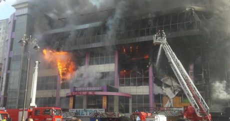 Шесть человек пострадали в результате пожара в торговом центре в Баку