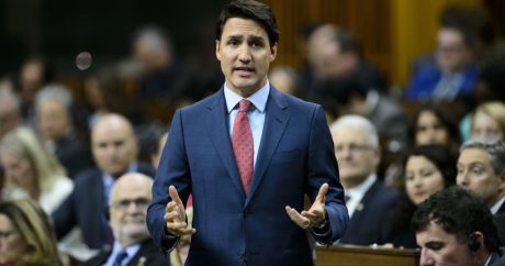 Канадский премьер извинился за поедание шоколадного батончика на заседании