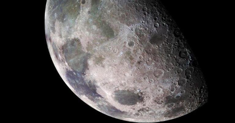 Трамп потребовал от NASA вернуть американцев на Луну