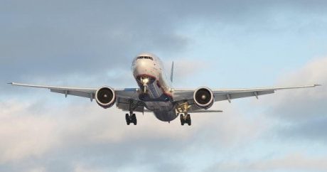 Пассажиры экстренно севшего в Баку самолета вылетели в Москву