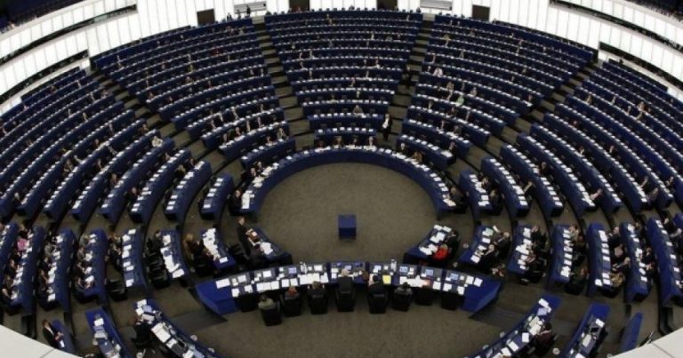 Европарламент больше не считает Россию стратегическим партнером