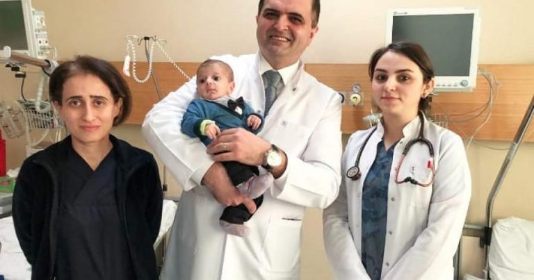 Азербайджанские врачи спасли жизнь двухмесячного ребенка