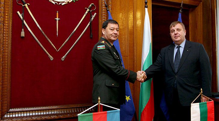 Начальник Генштаба Азербайджана встретился с министром обороны Болгарии