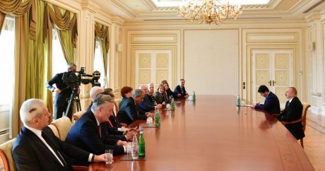 Президент Ильхам Алиев принял членов правления Международного центра Низами Гянджеви