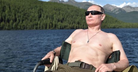 Популярная российская певица назвала Путина «самым ярким эротическим сном» россиянок — Видео