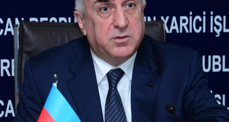Министр иностранных Азербайджана Эльмар Мамедъяров отправился с визитом в Иран