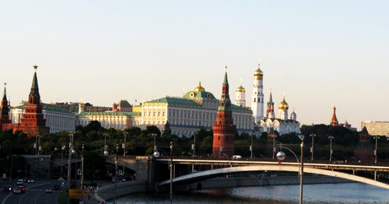 В одном из городов России поступили сообщения о минировании более 30 учреждений