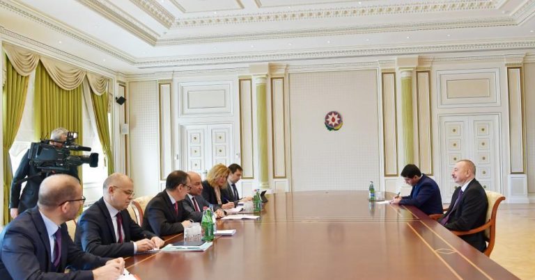 Президент Ильхам Алиев принял делегацию во главе с президентом ЕБРР