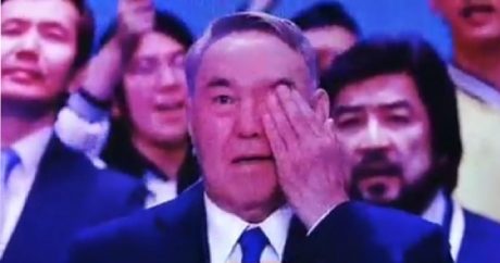 Назарбаев прослезился на съезде партии (ВИДЕО)