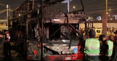 В Перу произошел пожар в автобусе: 20 человек погибли