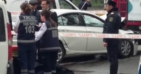 В центре Баку водитель сбил на «зебре» пешеходов и сам погиб — ФОТО