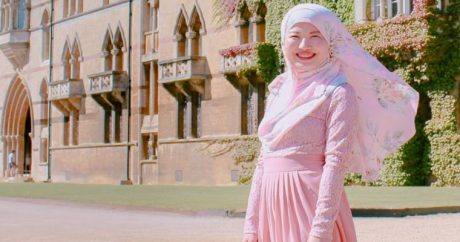 Мусульманка из Японии переехала в Лондон, чтобы стать богословом — Фото