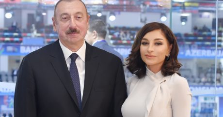 Президент и первая леди встретились с родителями 10-миллионного жителя Азербайджана
