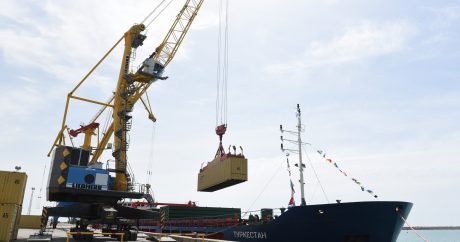 Первое фидерное судно запущено из порта Актау в Бакинский порт