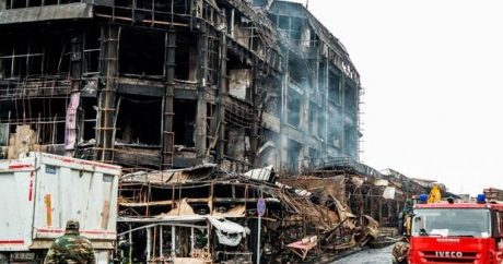 Свыше 70 предпринимателей вывезли товары из уцелевших во время пожара складов в т/ц «Диглас» в Баку