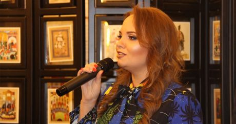 Известная российская журналистка удивила бакинских читателей- Видео
