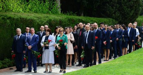 Общественность Азербайджана отмечает 96-ю годовщину со дня рождения общенационального лидера Гейдара Алиева
