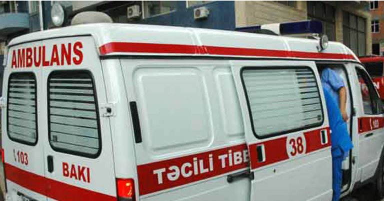 В Баку в ДТП попала машина «скорой помощи», есть пострадавшие