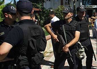Полиция Турции проводит операции против FETO