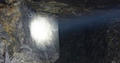 В Китае около 20 горняков оказались в ловушке в затопленной шахте