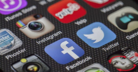 Ученые поставили под сомнение вред социальных сетей для подростков