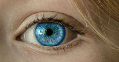 Диетологи рассказали, какие продукты портят зрение