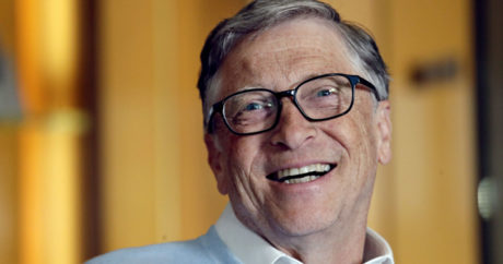 В МИРЕ Билл Гейтс примерил клоунский нос