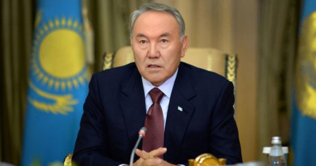 Нурсултану Назарбаеву присвоен статус почетного сенатора