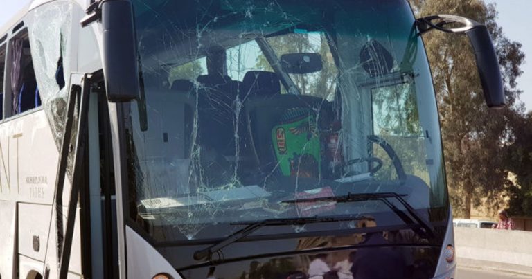 В Каире у автобуса с туристами взорвалась бомба: есть раненые