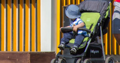 Угроза для ребенка: названы худшие детские коляски